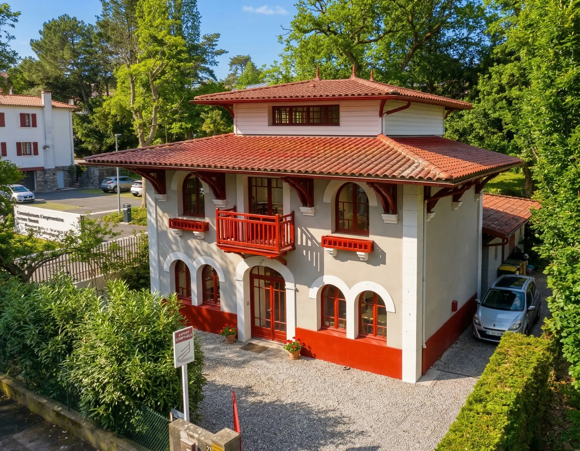 maison basque avec les bureaux du cabinet Lesperon